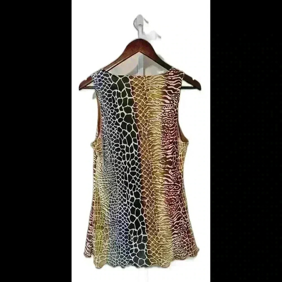 Spense V-Neck Animal Print Tank Top - Picture 2 of 5